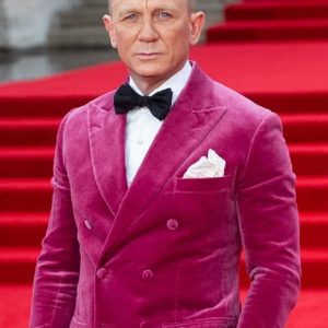 Daniel Craig Wearing Pink Suit In No Time to Die Event